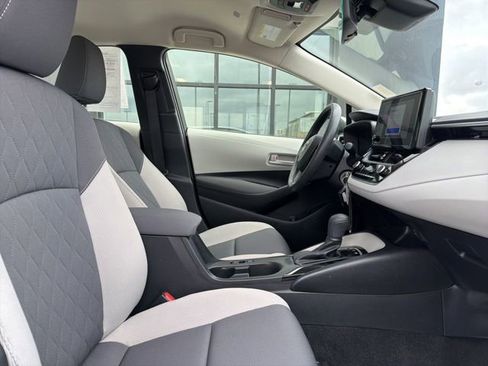 Used 2024 Toyota Corolla LE image 11