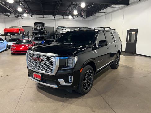 Used 2024 GMC Yukon Denali w/ Advanced Technology Package image 7