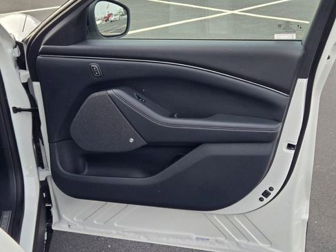 Used 2021 Ford Mustang Mach-E Premium image 6