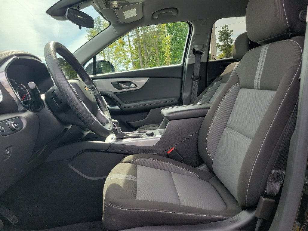 Used 2025 Chevrolet Blazer LT FWD image 19