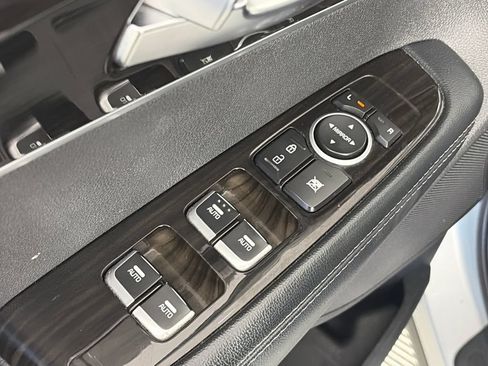 Used 2019 Kia Sorento EX AWD/4WD image 23