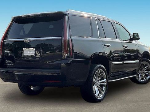 Used 2020 Cadillac Escalade Luxury AWD/4WD image 5