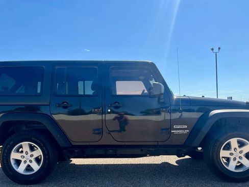 Used 2016 Jeep Wrangler Unlimited Sport w/ Quick Order Package 23S AWD/4WD image 4