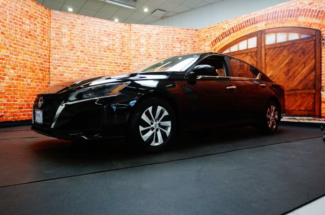 Certified 2023 Nissan Altima 2.5 S FWD image 2