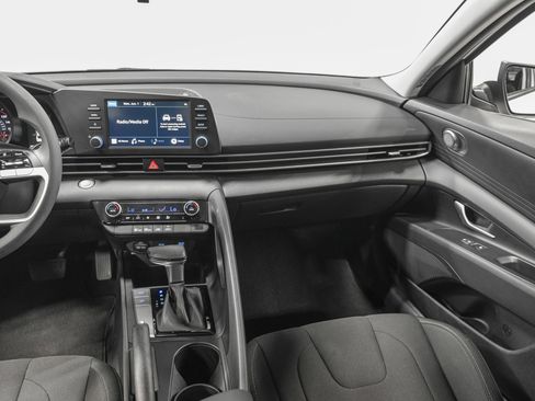 Used 2023 Hyundai Elantra SEL FWD image 31