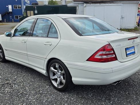 Used 2007 Mercedes-Benz C 230 Sedan image 5