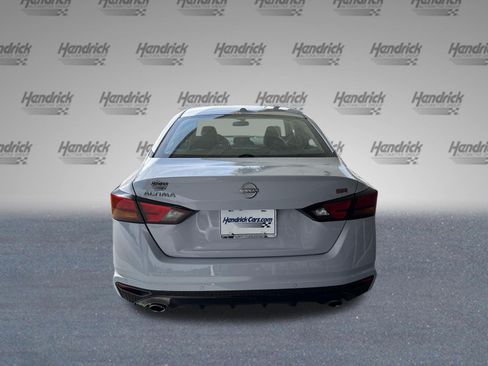 Used 2024 Nissan Altima 2.5 SR FWD image 8