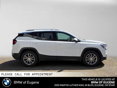 Used 2024 GMC Terrain SLT AWD/4WD image 2