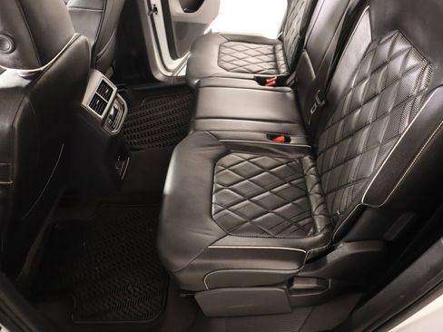 Used 2024 Volkswagen Atlas SEL Premium R-Line image 12