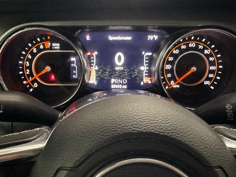 Used 2022 Jeep Wrangler Unlimited Sahara AWD/4WD image 12