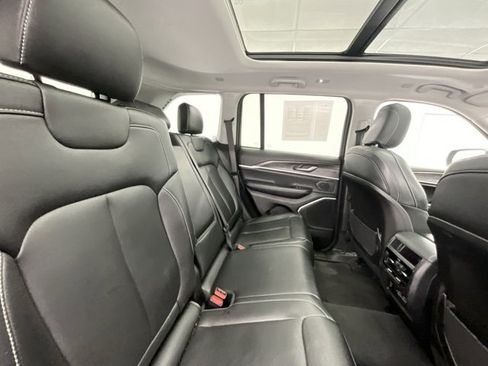 Used 2023 Jeep Grand Cherokee 4WD 4xe image 13