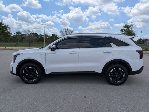 Certified 2025 Kia Sorento S AWD/4WD image 8