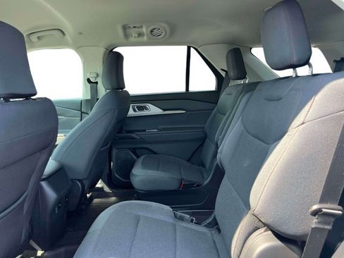 Used 2026 Ford Explorer Active AWD/4WD image 16