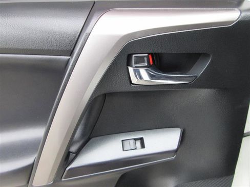 Used 2017 Toyota RAV4 XLE image 24