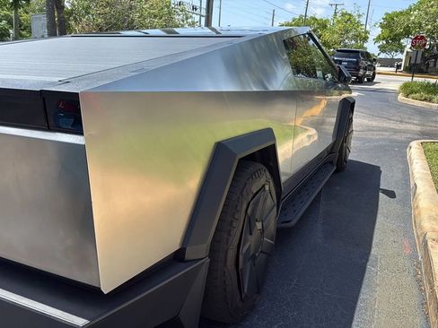Used 2024 Tesla Cybertruck AWD Crew Cab image 3