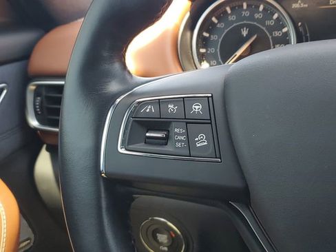 Used 2022 Maserati Levante GT AWD/4WD image 33