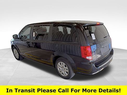Used 2018 Dodge Grand Caravan SE FWD image 10