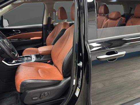 Used 2024 Kia Carnival SX Prestige FWD image 9