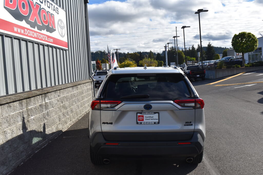 Certified 2022 Toyota RAV4 XLE Premium AWD/4WD image 6