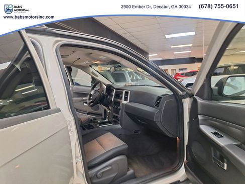 Used 2009 Jeep Grand Cherokee Laredo w/ Sun/Sound Group image 14