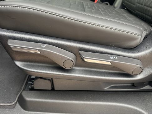 Used 2025 Cadillac Escalade ESV V w/ LPO, ONYX Package image 41