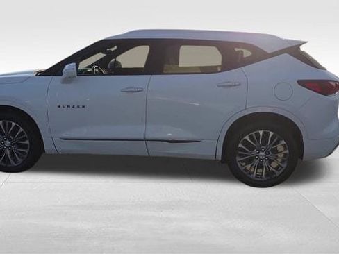 Certified 2019 Chevrolet Blazer Premier w/ Driver Confidence II Package AWD/4WD image 9