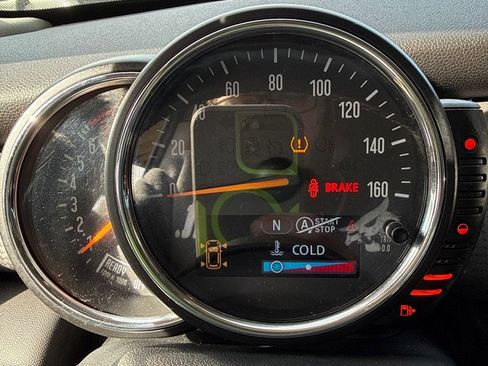 Used 2015 MINI Cooper 2-Door Hardtop image 10