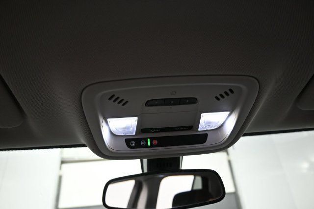 Used 2020 Chevrolet Traverse LT FWD image 12