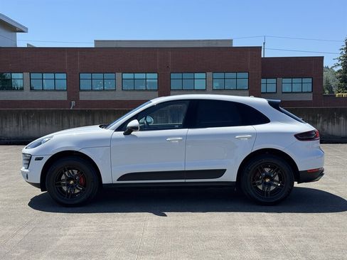 Used 2017 Porsche Macan AWD/4WD image 2