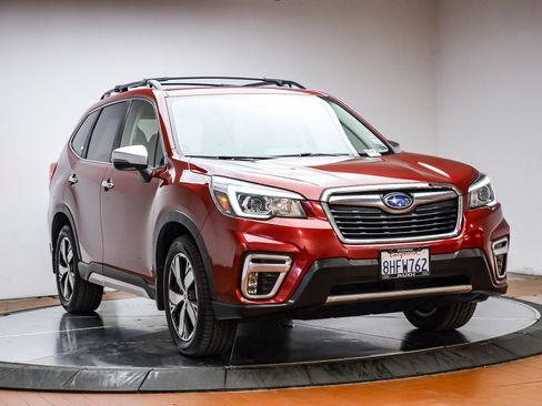 Used 2019 Subaru Forester Touring image 3
