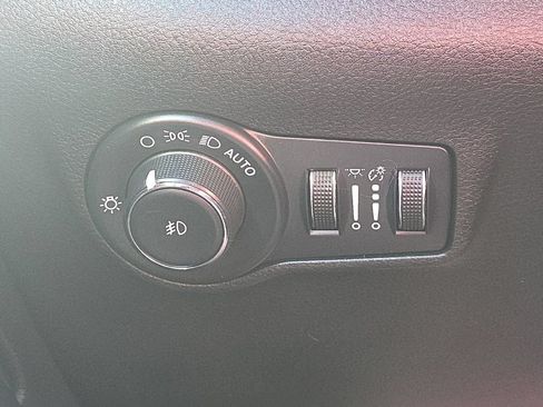 Used 2022 Jeep Compass Latitude w/ Convenience Group AWD/4WD image 26