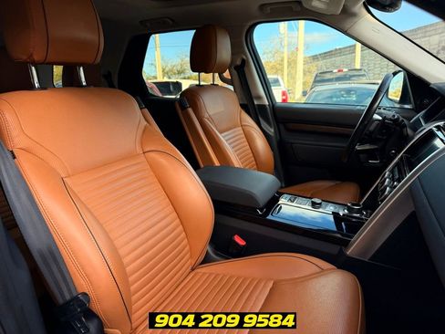 Used 2018 Land Rover Discovery HSE AWD/4WD image 34