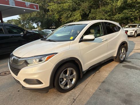 Used 2020 Honda HR-V LX image 2