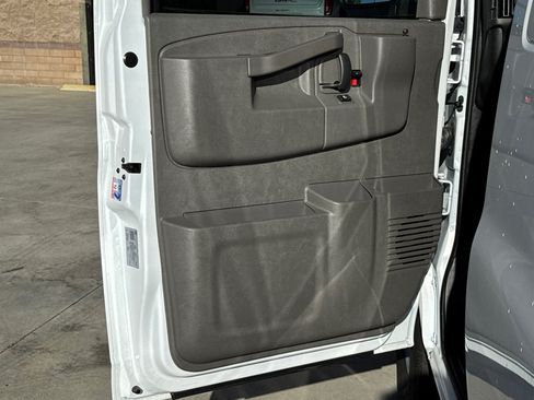 New 2025 GMC Savana 2500 w/ Driver Convenience Package RWD image 25