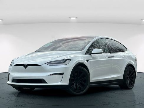 Used 2022 Tesla Model X image 2