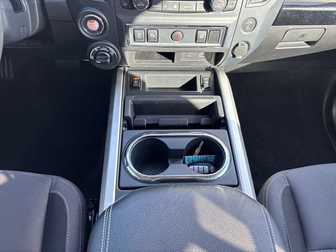 Used 2024 Nissan Titan SV w/ SV Convenience Package AWD/4WD image 24