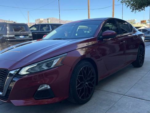 Used 2021 Nissan Altima 2.5 SR w/ SR Premium Package FWD image 13