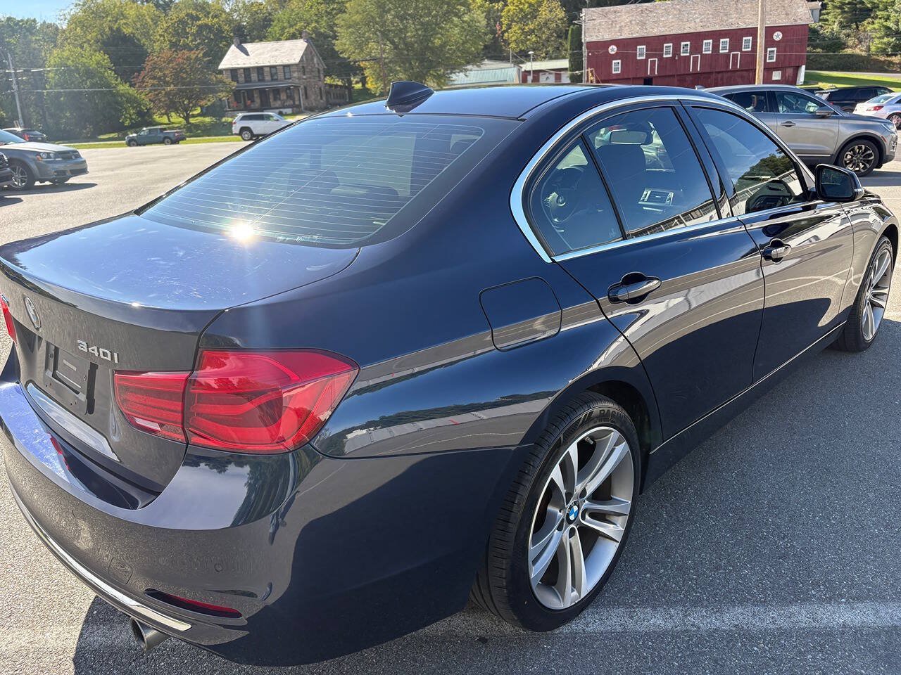 Used 2016 BMW 340i xDrive Sedan AWD/4WD image 18
