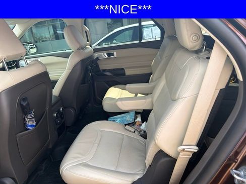 Used 2020 Ford Explorer Platinum w/ Premium Technology Package AWD/4WD image 5