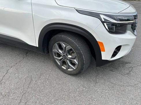 Used 2024 Kia Seltos S AWD/4WD image 9