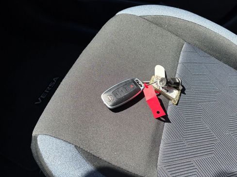 Used 2025 Nissan Versa SV image 18