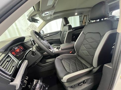 New 2026 Volkswagen Atlas Peak Edition image 10