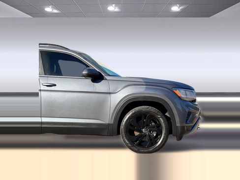 Used 2023 Volkswagen Atlas SE image 35