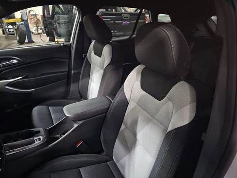 New 2026 Chevrolet Trax RS w/ Sunroof Package FWD image 18