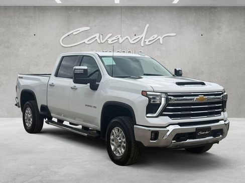 Used 2026 Chevrolet Silverado 2500 LTZ AWD/4WD image 2