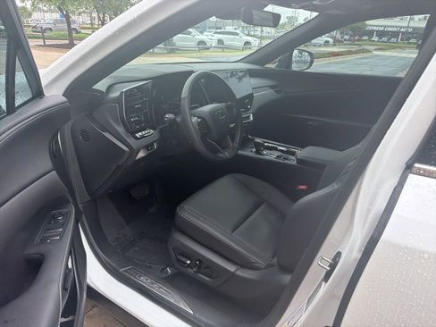Used 2025 Lexus RX 350 F Sport w/ Convenience Package AWD/4WD image 5