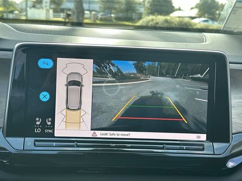 New 2026 Volkswagen Atlas SE image 17