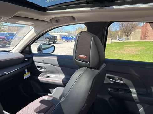 New 2026 Nissan Kicks SR w/ SR Premium Package AWD/4WD image 51