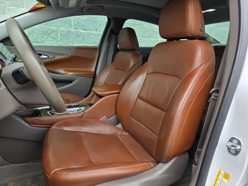 Used 2017 Chevrolet Malibu Premier w/ Premier Sun and Wheel Package FWD image 14