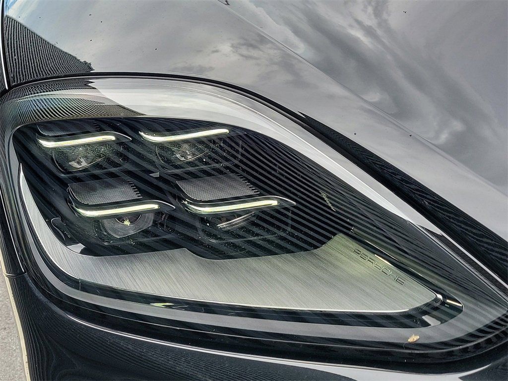 Certified 2025 Porsche Cayenne AWD/4WD image 15